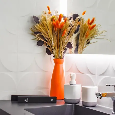 Orange House * روما